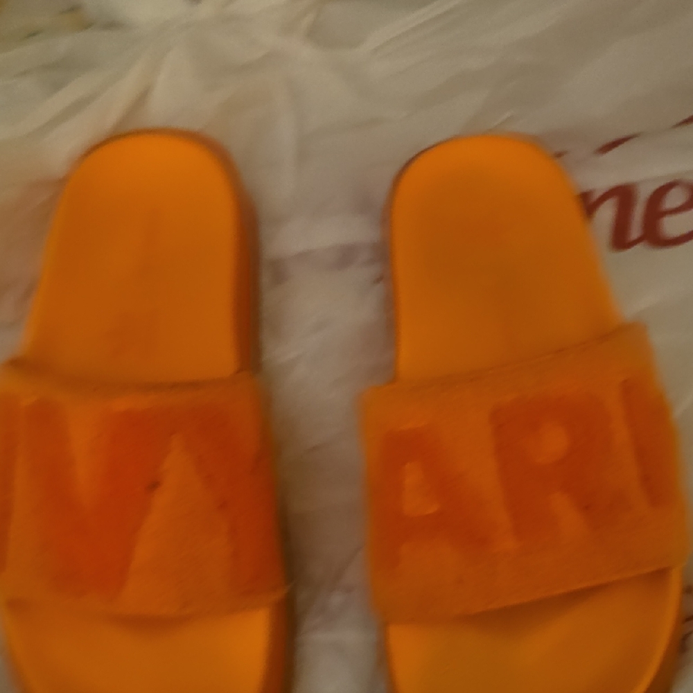 Adidas Ivy Park (Beyoncé Collab) Orange Slides size 6.